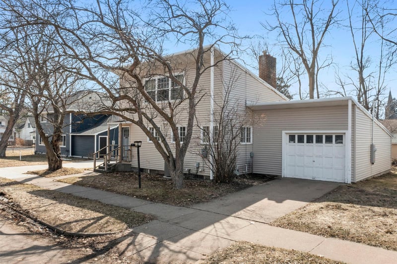 810 4th Ave SW, Pine City, MN 55063