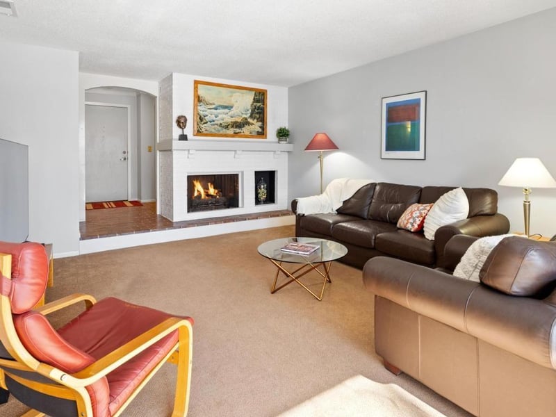 6075 Lincoln Dr #211, Edina, MN 55436