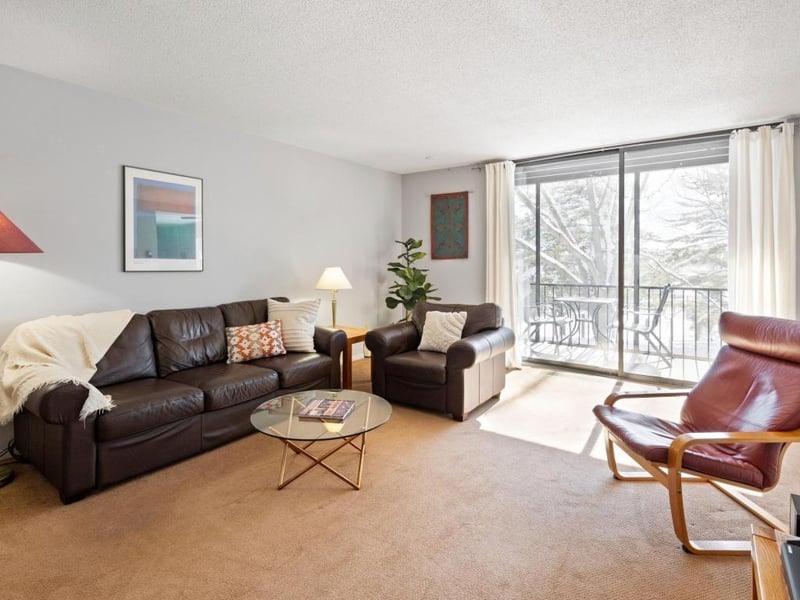6075 Lincoln Dr #211, Edina, MN 55436