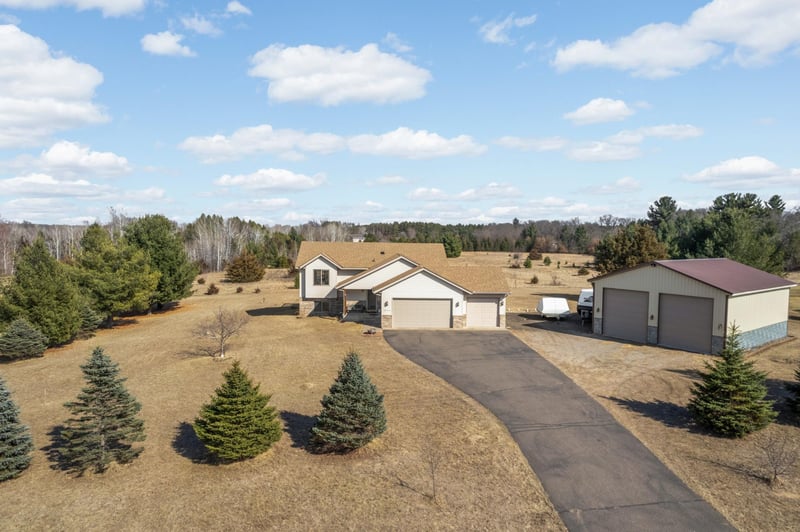 34135 Grange Cir, Stacy, MN 55079