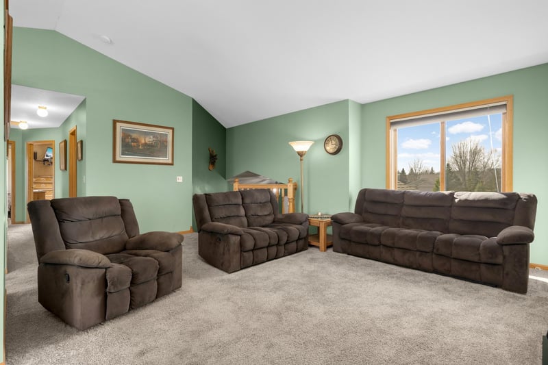 34135 Grange Cir, Stacy, MN 55079