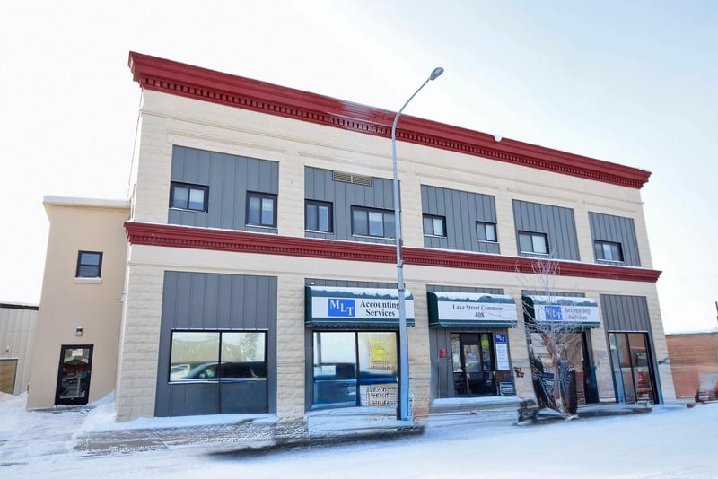 408 Lake St NE, Warroad, MN 56763