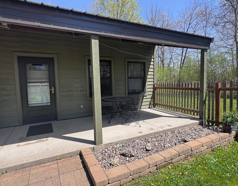 40255 10th Ave, Isle, MN 56342