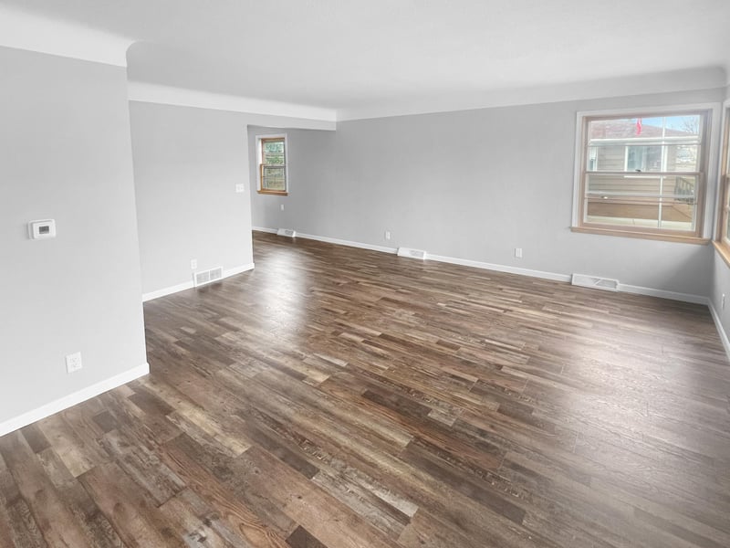 1122 S State St, Fairmont, MN 56031