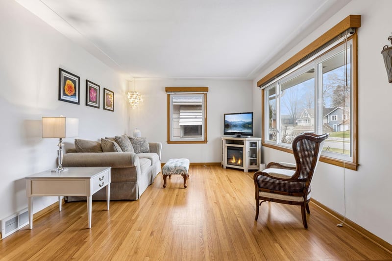 416 Monroe Ave S, Edina, MN 55343