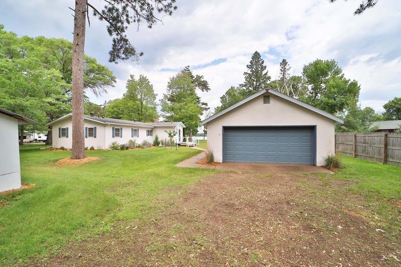 10032 N Long Lake Rd, Brainerd, MN 56401
