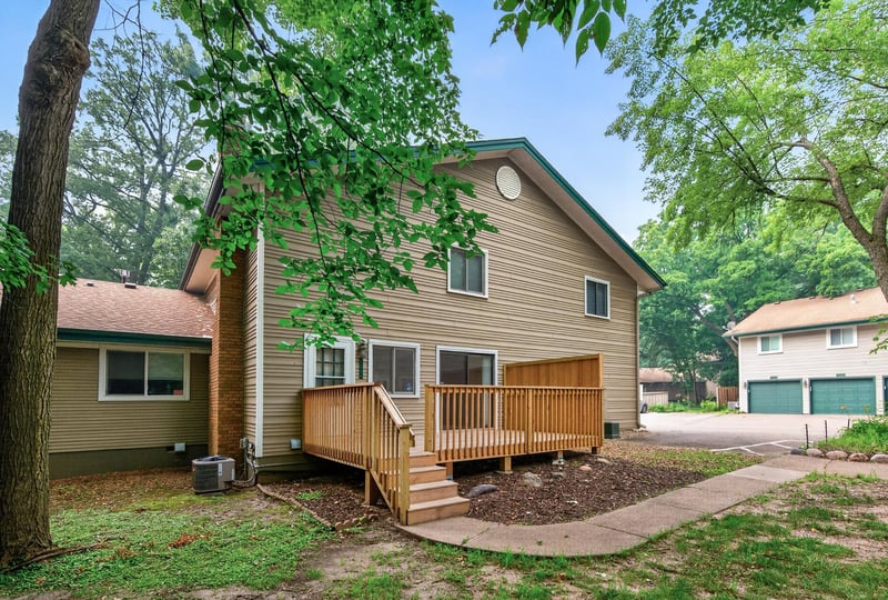 2772 Upland Ln N, Plymouth, MN 55447