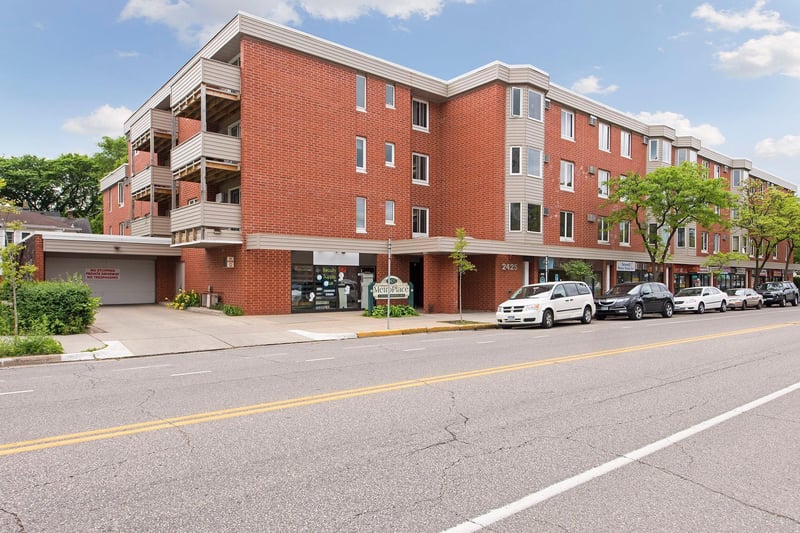 2425 E Franklin Ave #209, Minneapolis, MN 55406