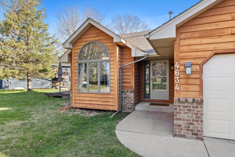 4634 Stoddart Ln, White Bear Twp, MN 55127