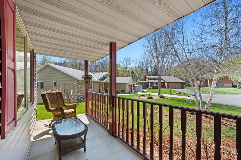 2664 Borden Ct, Inver Grove Heights, MN 55076