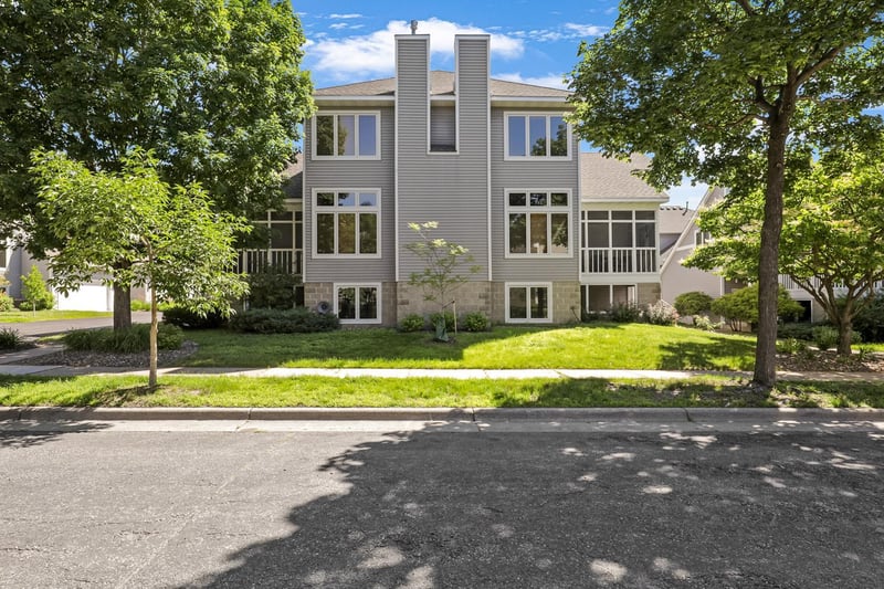 249 6th St NE, Minneapolis, MN 55413