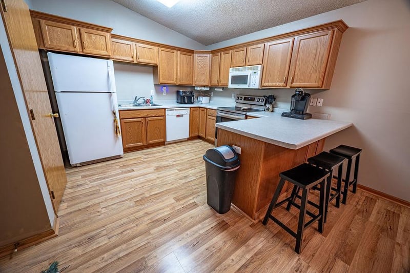 450 W Cairns St #D, Ellsworth, WI 54011