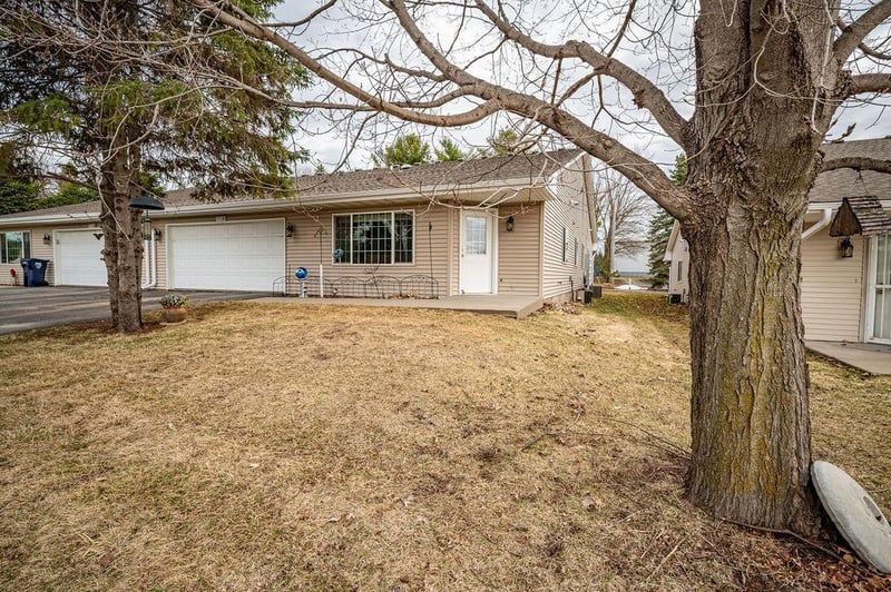 450 W Cairns St #D, Ellsworth, WI 54011