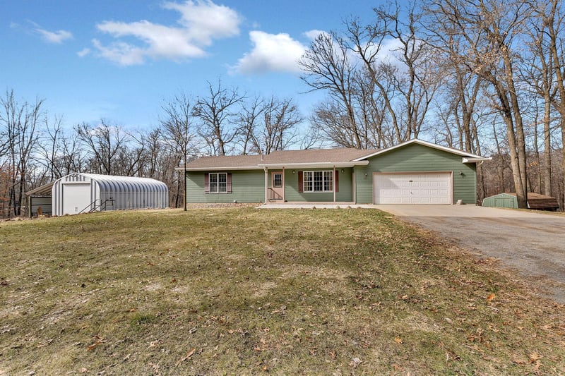 31325 Larkspur Ln, Avon, MN 56310