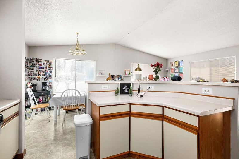 2425 Vermilion Rd, Duluth, MN 55803