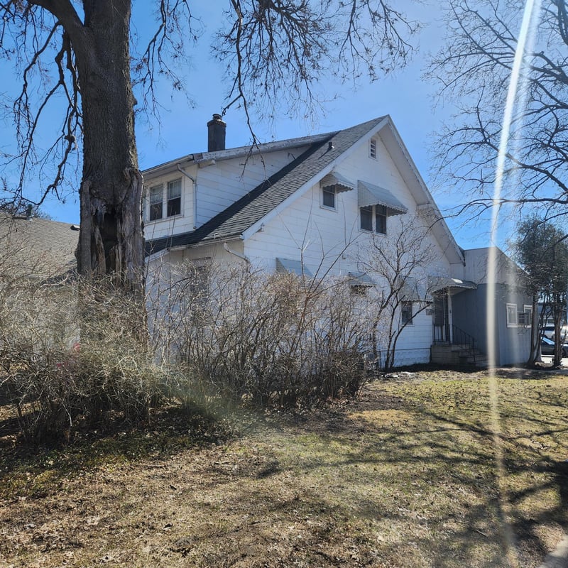 1110 W Oakland Ave, Austin, MN 55912