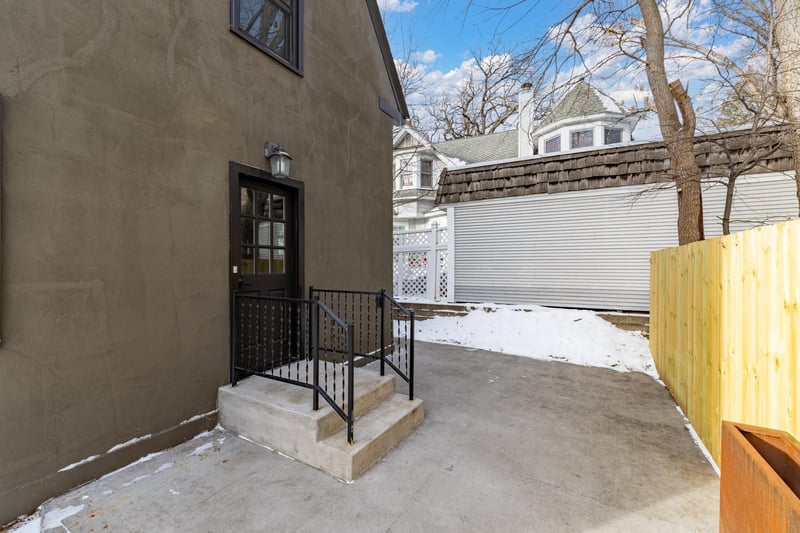 117 Arthur Ave SE, Minneapolis, MN 55414
