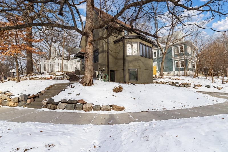 117 Arthur Ave SE, Minneapolis, MN 55414