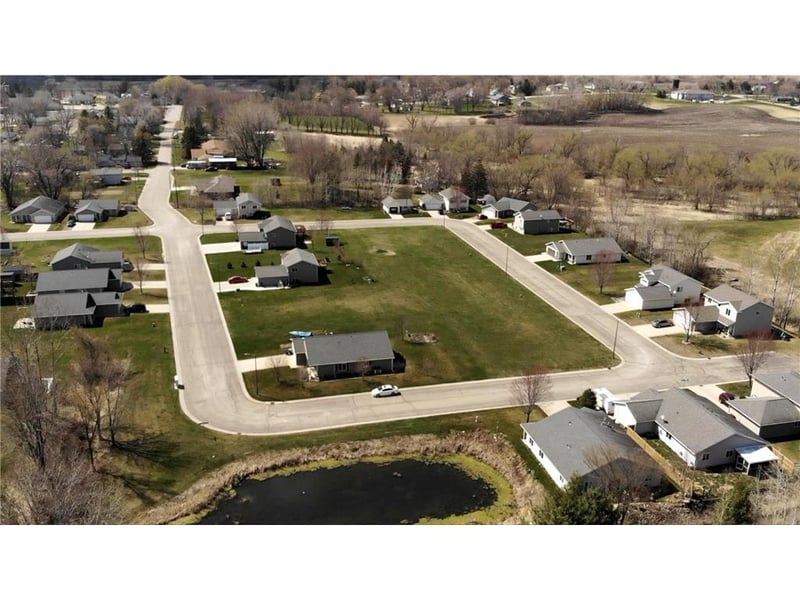 543 Coleman Ave E, Eden Valley, MN 55329