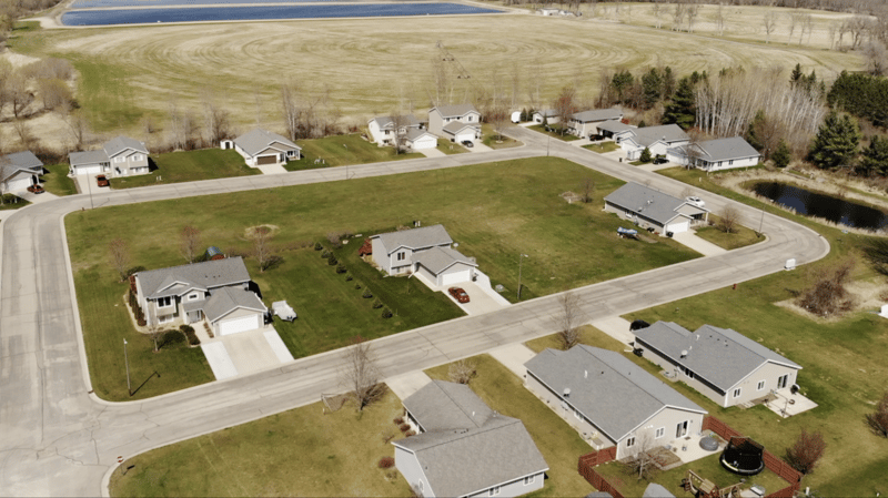 564 Willow Ave, Eden Valley, MN 55329