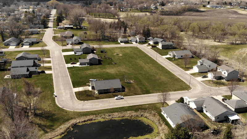 553 Coleman Ave E, Eden Valley, MN 55329