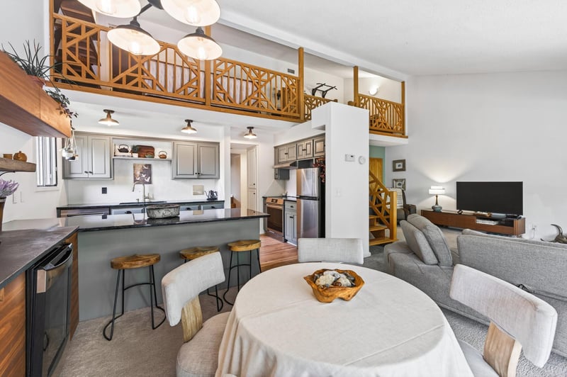 14308 Fairway Dr, Eden Prairie, MN 55344