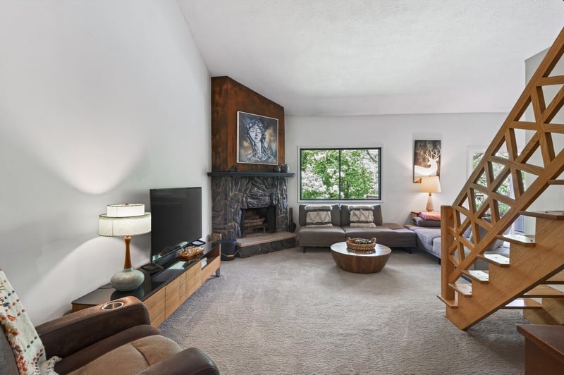 14308 Fairway Dr, Eden Prairie, MN 55344