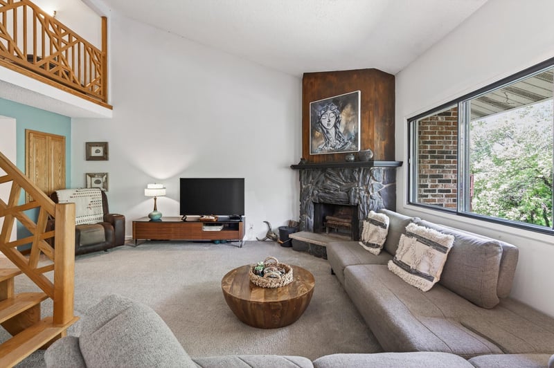 14308 Fairway Dr, Eden Prairie, MN 55344
