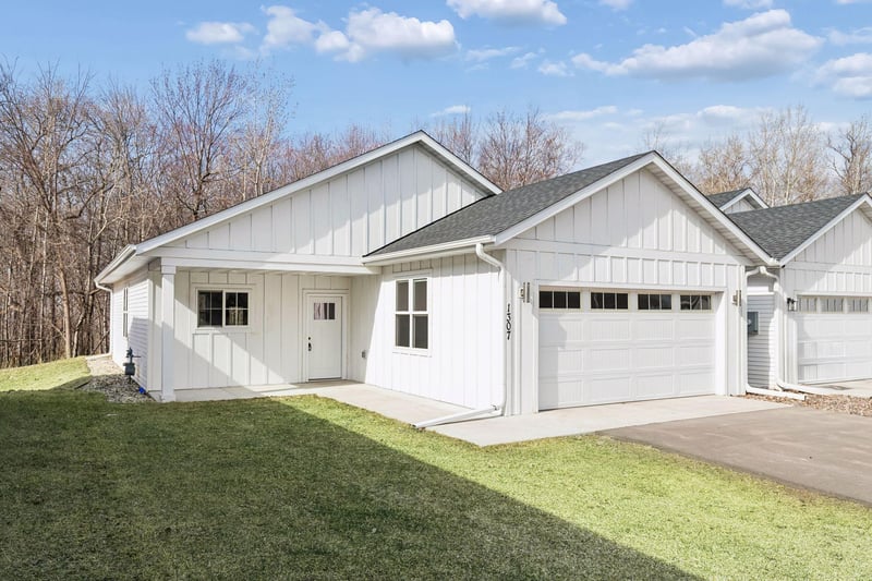 1307 Prairie Ln, Saint Croix Falls, WI 54024