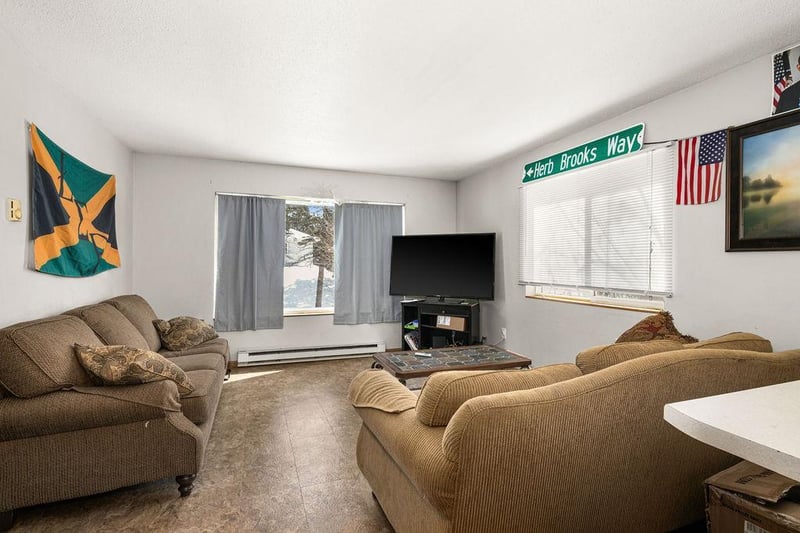 2417 Vermilion Rd, Duluth, MN 55803