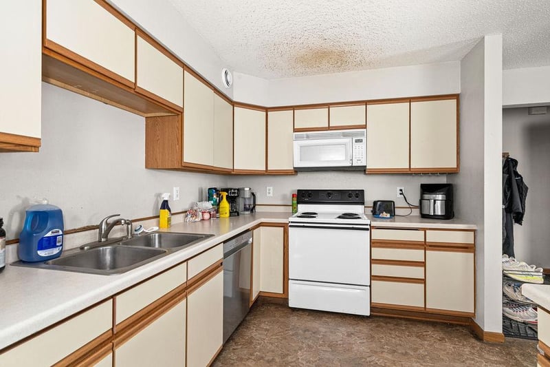 2417 Vermilion Rd, Duluth, MN 55803