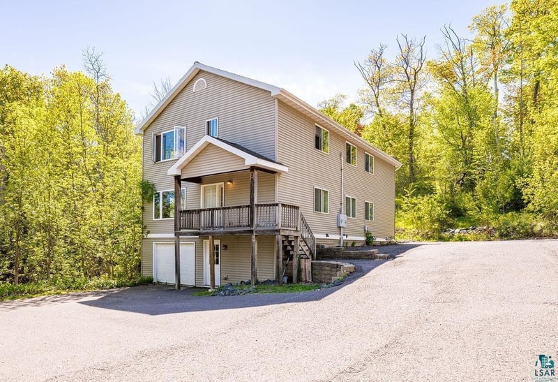 2417 Vermilion Rd, Duluth, MN 55803