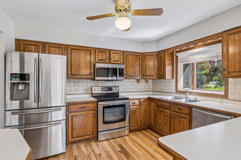 16370 Division St, Lakeland, MN 55043