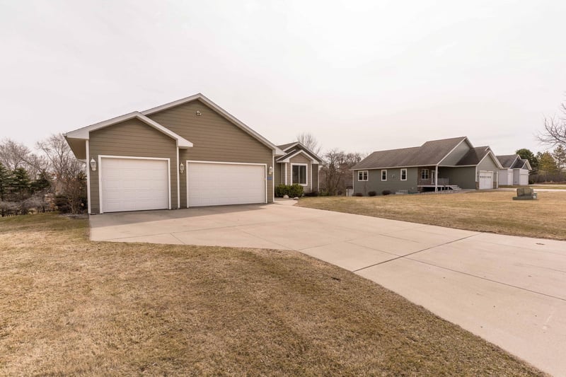 1305 Jessie Ct, Fergus Falls, MN 56537
