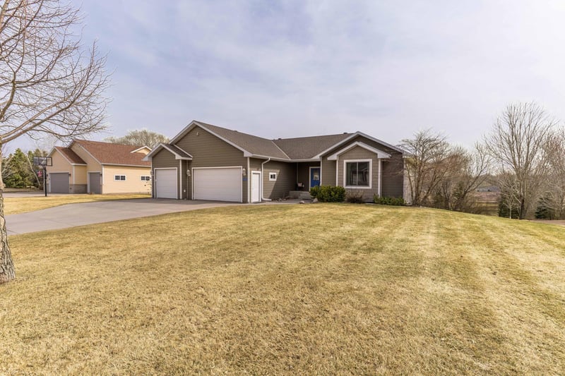 1305 Jessie Ct, Fergus Falls, MN 56537