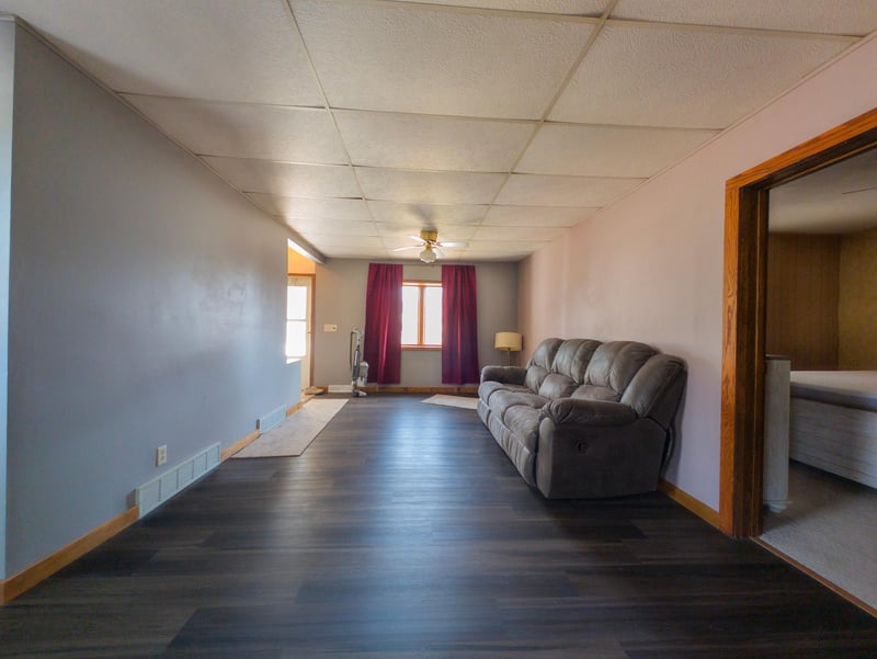 323 10th St N, Breckenridge, MN 56520