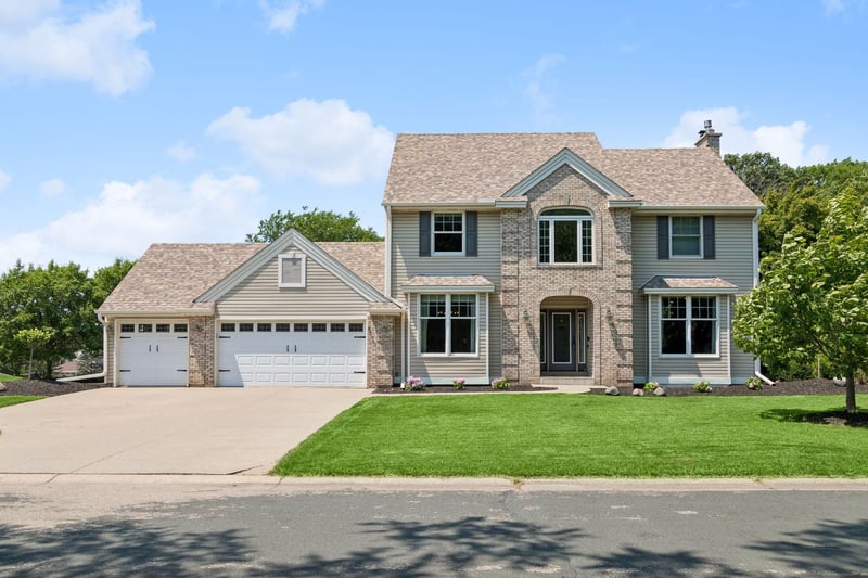 4299 Westchester Cir, Eagan, MN 55123