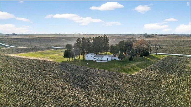 15158 241st Ave, Preston, MN 55965