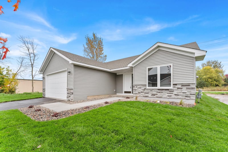 6254 209th St N, Forest Lake, MN 55025