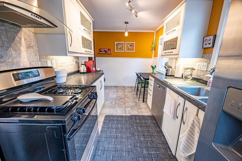 158 W Summit Ave, Ellsworth, WI 54011
