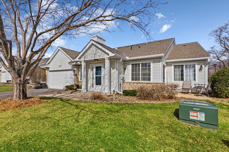 15215 Greenhaven Way, Burnsville, MN 55306