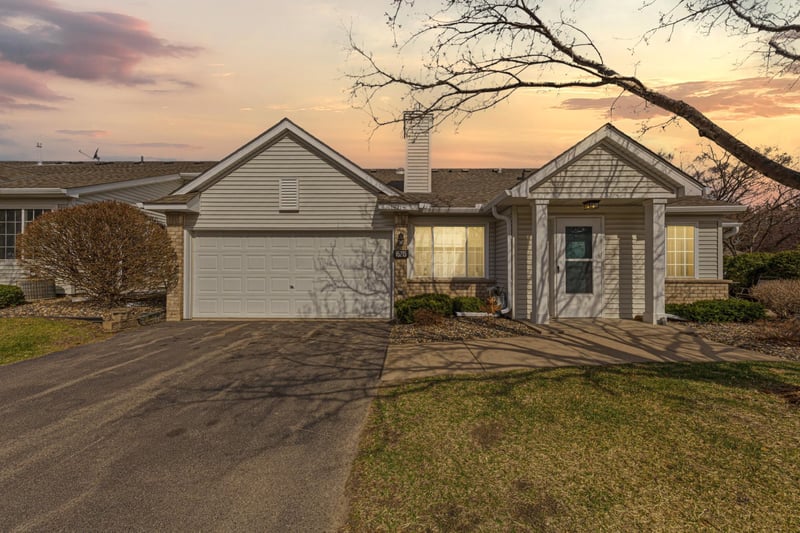15215 Greenhaven Way, Burnsville, MN 55306