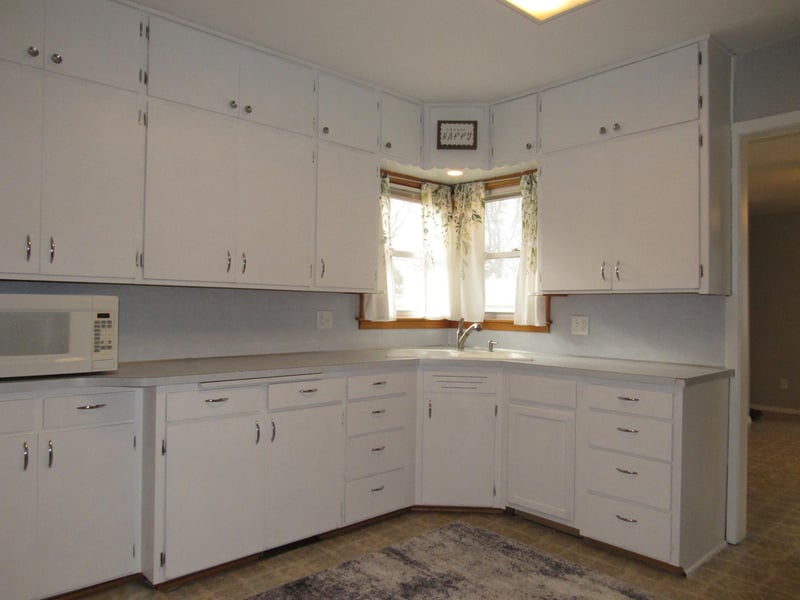 302 W 5th Ave, Lakefield, MN 56150