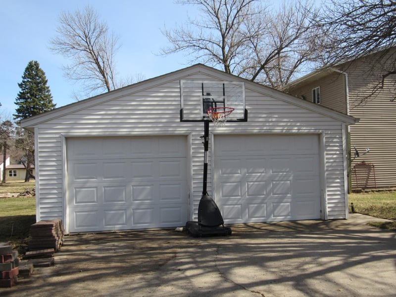 302 W 5th Ave, Lakefield, MN 56150