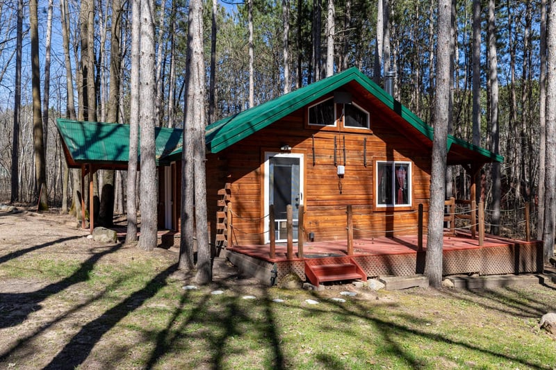 2633 Pine Ln, Mora, MN 55051