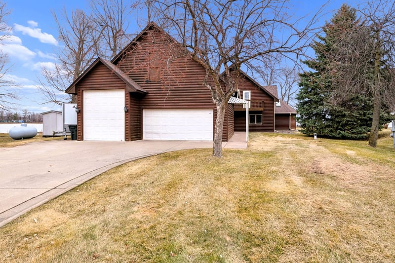 46302 Port Royal Rd, Isle, MN 56342