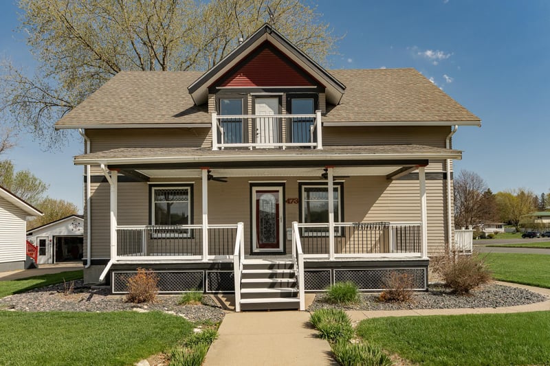 473 E 12th St, Saint Charles, MN 55972