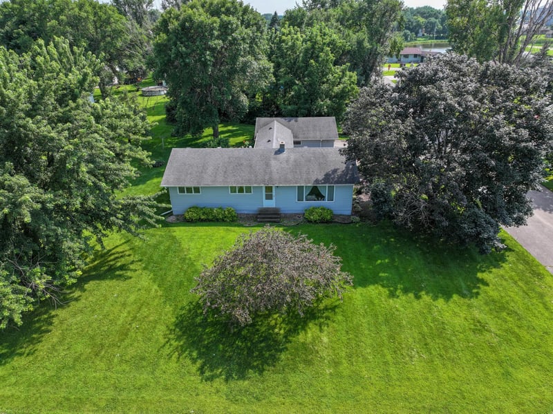 221 W 6th St, Cyrus, MN 56323