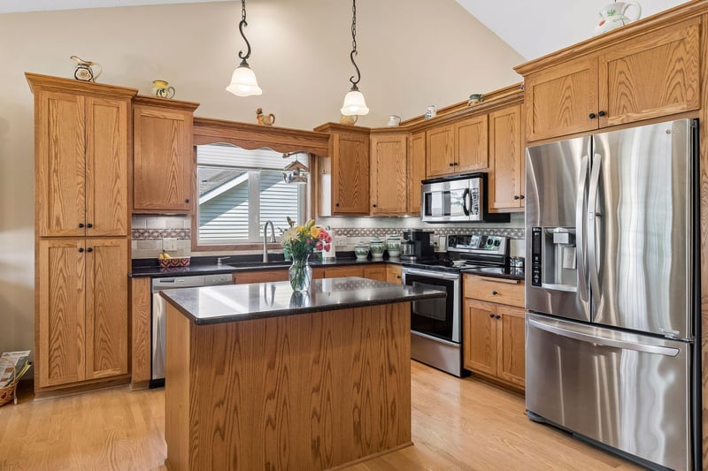 13890 Blanca Ct, Rosemount, MN 55068