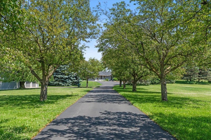 1200 Game Farm Cir, Minnetrista, MN 55364